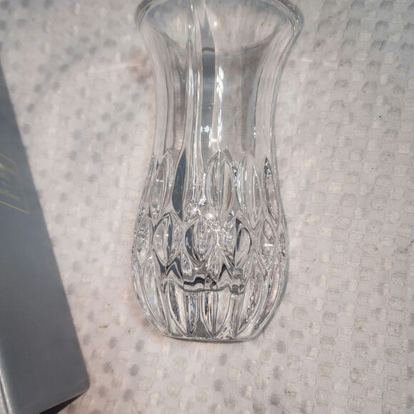 REED & BARTON EUC 7" SLOVENIA CRYSTAL SOHO VASE - Picture 1 of 4